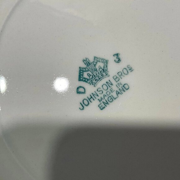 3 Vintage Johnson Bros Old English Plates With Fruit Pattern, Square Salad Plate - Picture 4 of 5